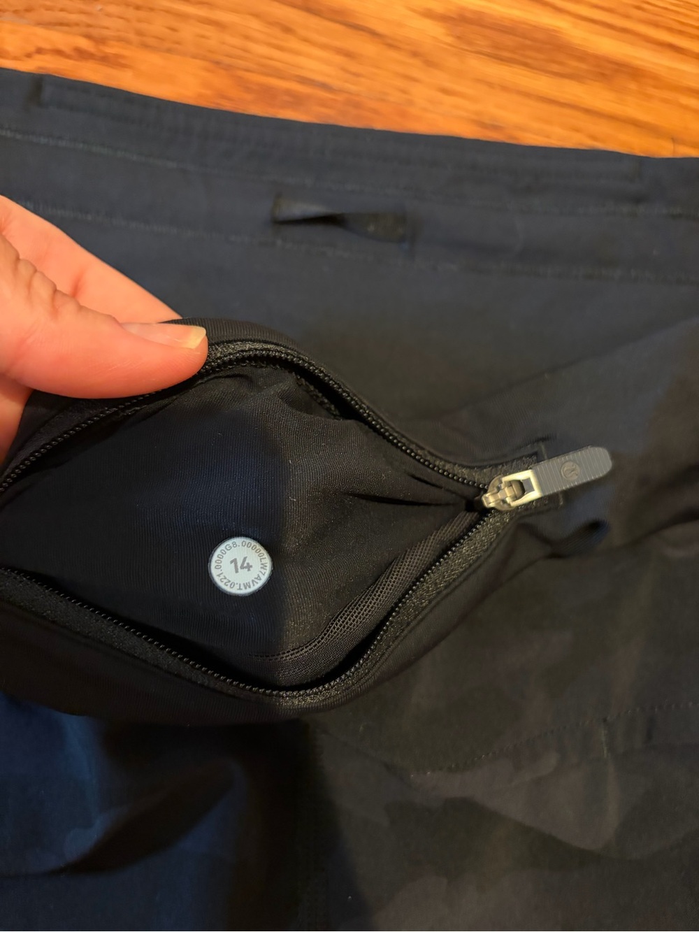 Lululemon Black Camo Run Shorts speed up size 14 - Picture 9 of 10